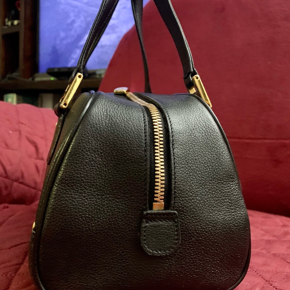 💯 Authentic MCM Gold Studded Handbag in Black Calf Leather - Picture 12 of 16